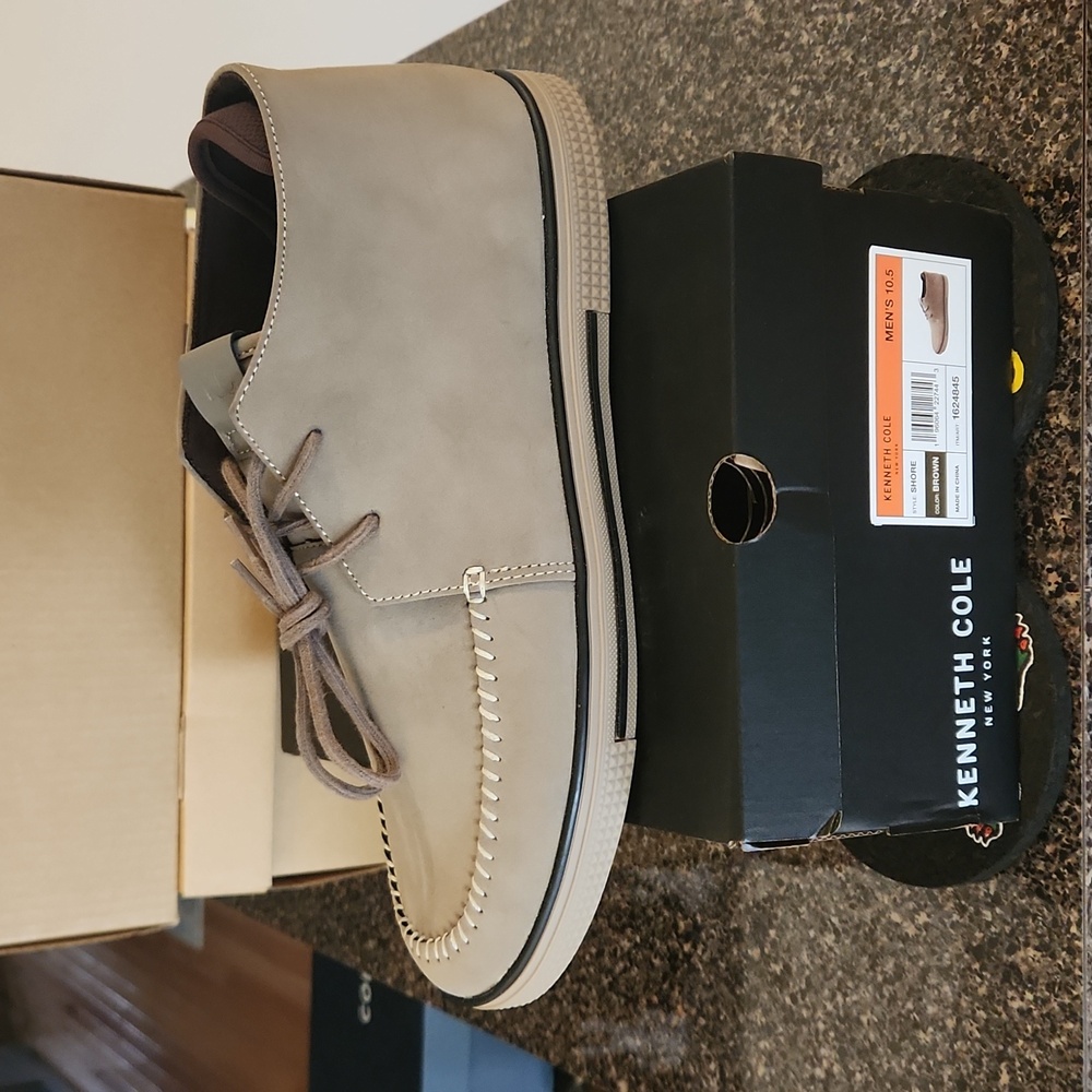 Kenneth Cole  style: shore color: brown size: 10.5